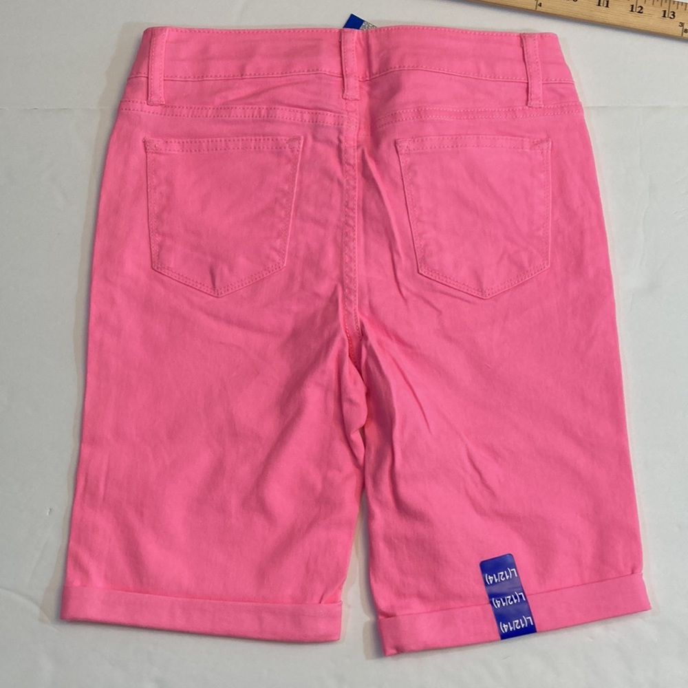 Shorts - Picture 5 of 11
